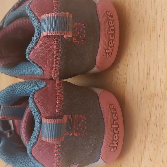 2/$15 Skechers Go Play Size 10 - Picture 3 of 6